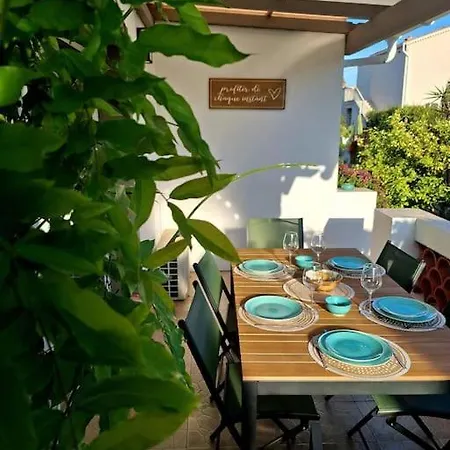 Holiday home Maison 8min A Pied Port Et Plages